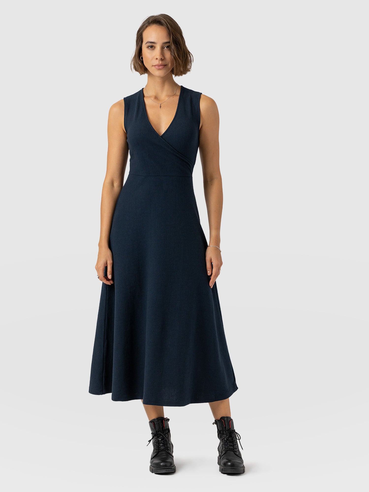 Sleeveless Maggie Wrap Dress - Navy Textured - Women's Dresses | Saint + Sofia® EU